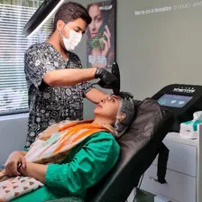 کلینیک زیبایی دکتر آرش جاوید