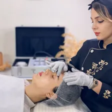 فیشیالیست عاطفه خجسته