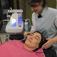 سالن مراقبت پوستی و فیشیال پردیس