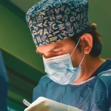 دکتر حمید حمدزاده