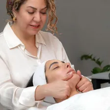 فیشیالیست لاله نیلی پور