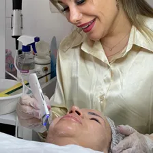 فیشیالیست افسانه بشیری