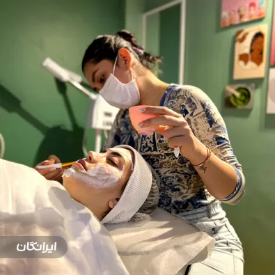 سالن مراقبت پوستی مون