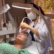 کلینیک زیبایی دی اسپرینگ