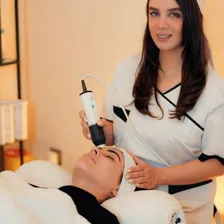 کلینیک زیبایی رامونا