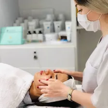 فیشیالیست آزاده زارعی