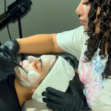 سالن پاکسازی پوستی ملودی