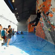 باشگاه سنگ نوردی گرویتی پارک 9.8