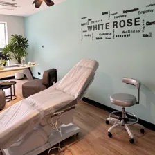 کلینیک زیبایی رز سفید