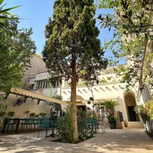 کافه و کتابفروشی اُرسا