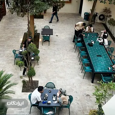 کافه و کتابفروشی اُرسا