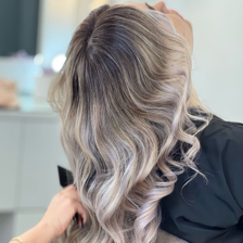 سالن کراتین و رنگ مو زینب فرزامی