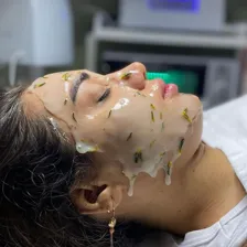 مرکز پاکسازی پوست فرد